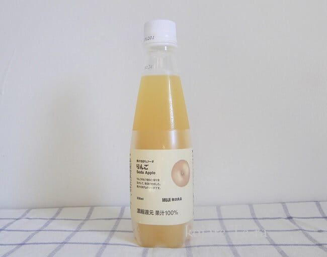 無印良品／果汁100%ソーダ・りんごのパッケージデザイン