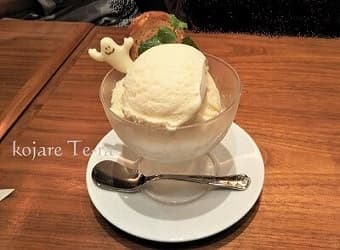 丸福珈琲店でアイスクリーム